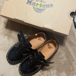 Mary Jane black shoes .